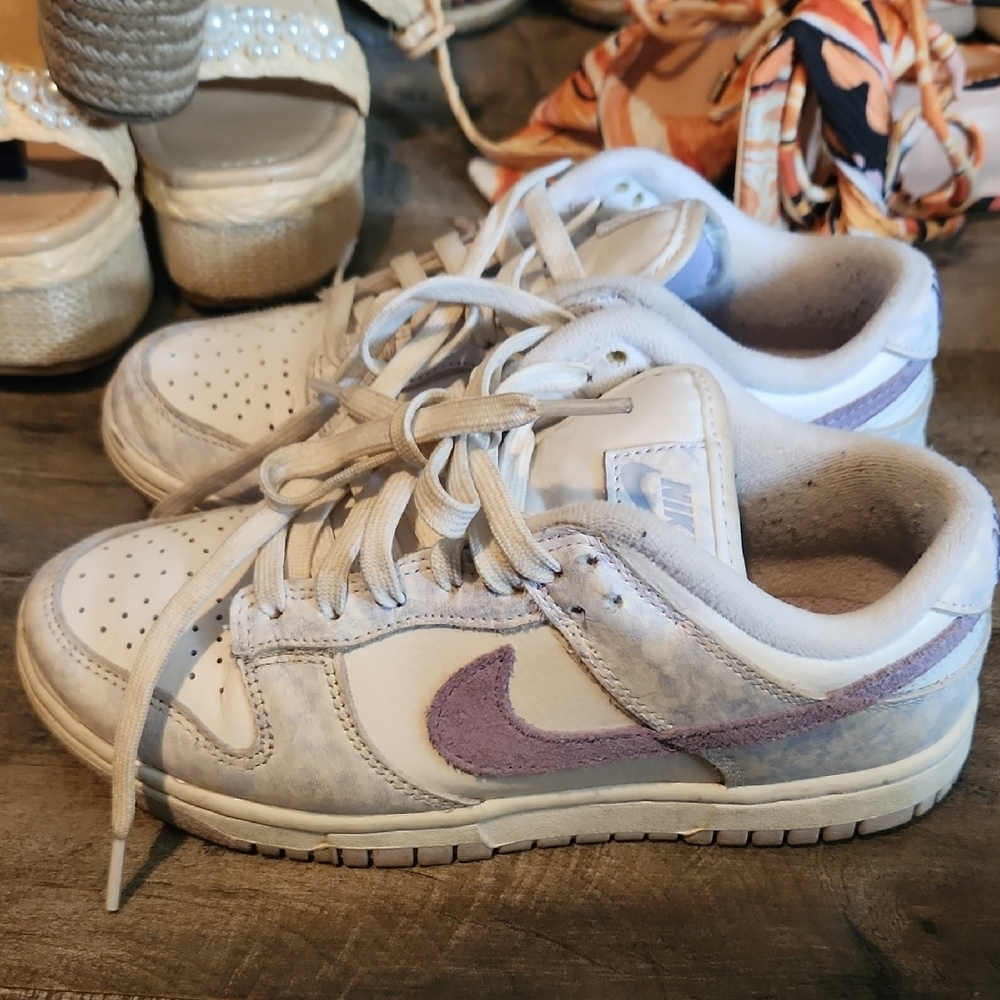 Nike White and Lavender Sneakers